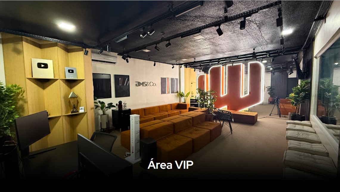 Lounge VIP do BlackFrame Studios, ambiente para convidados e equipe